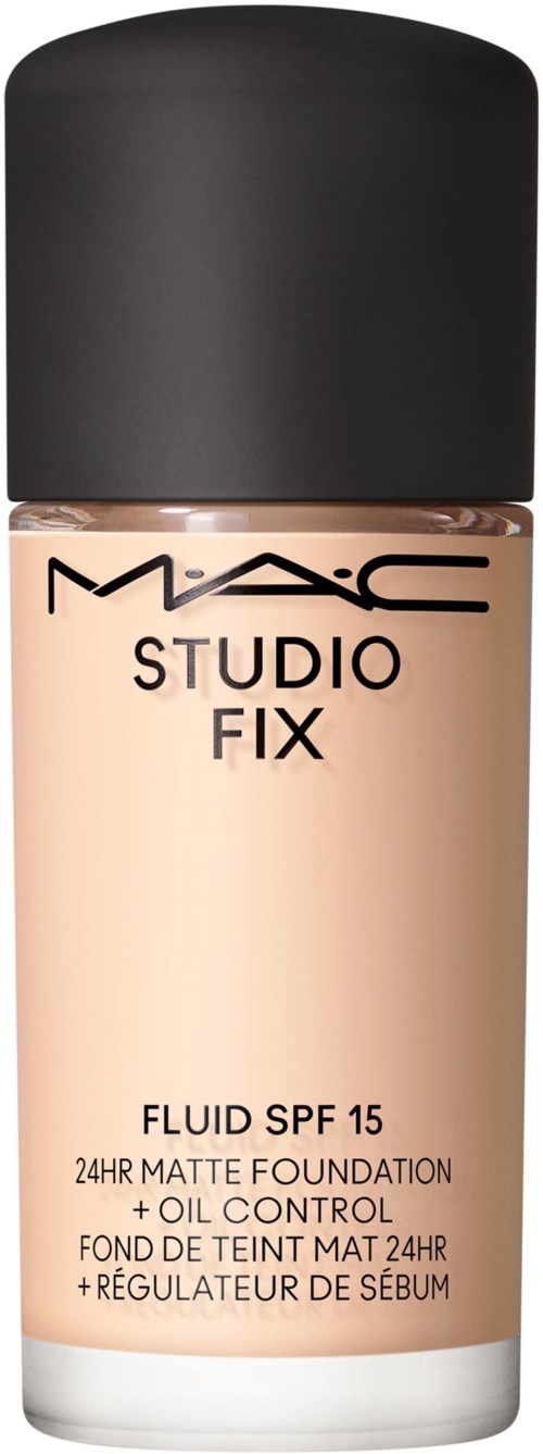 MAC Studio Fix Fluid SPF 15 foundationflaske med beige væske og svart lokk.