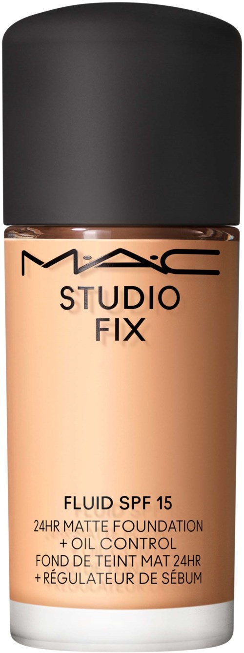 MAC Studio Fix Fluid SPF 15 foundationflaske med svart lokk, beige væske inni, og produktskrift på forsiden.