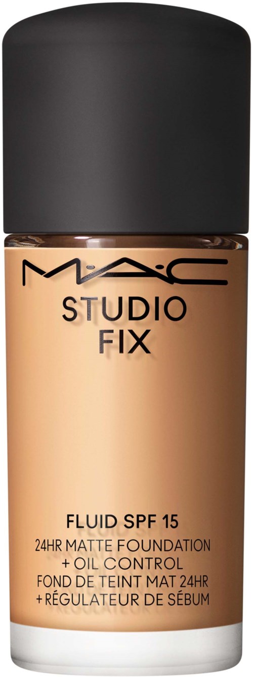 Flaske med MAC Studio Fix foundation med SPF 15, olje kontroll og 24 timers matt finish.