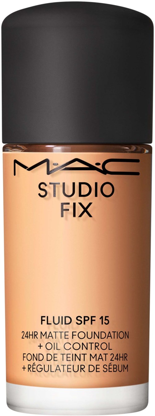 En flaske MAC Studio Fix Fluid SPF 15 matt foundation med oljekontroll, i en beige tube med svart lokk.