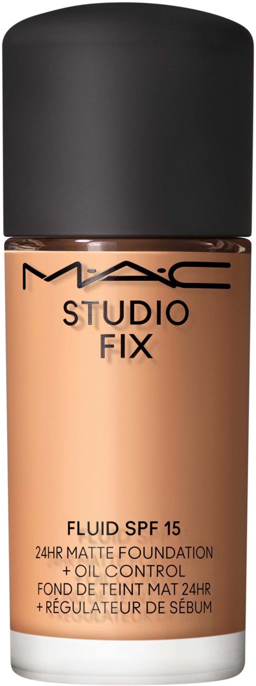 Flaske med MAC Studio Fix flytende foundation med SPF 15, oljeforhold, matt finish, 24 timers holdbarhet, på hvit bakgrunn.
