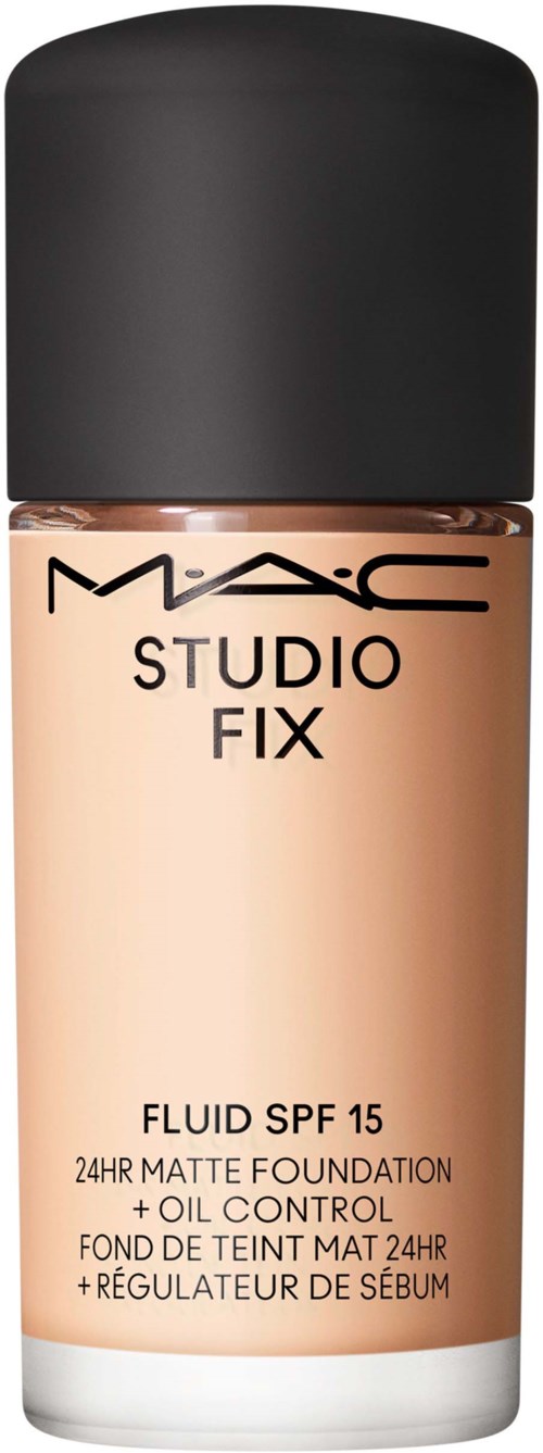 Flaske med MAC Studio Fix flytende foundation med SPF 15, oljekontroll, matt finish og 24-timers holdbarhet.