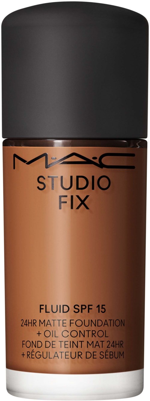 MAC Studio Fix flytende foundation i en brun flaske med svart lokk, merket SPF 15 og matt finish.