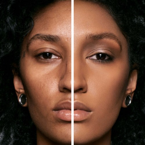 En sidovägd jämförelse av samma kvinna före och efter hudvårds- eller makeupförbättring.