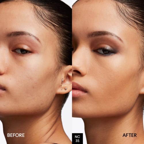 Naast elkaar foto's tonen heldere huid voor en na make-up of huidbehandeling. De tweede afbeelding ziet er gladder en gepolijster uit.