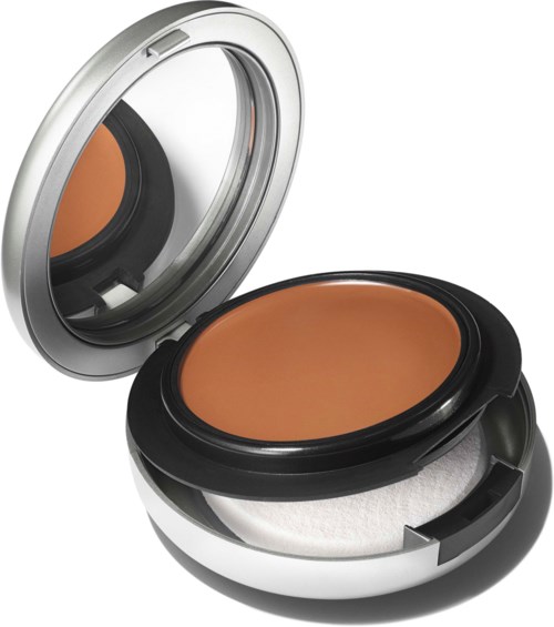 En komp makeup-spegel med ett bakat bronzer- eller rouge inuti, öppen för att visa produkten och spegeln.
