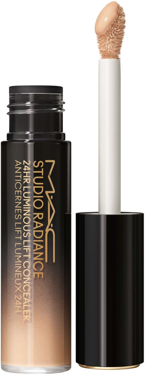 Ein schwarzer Behälter mit beigen Farbtönen enthält einen flüssigen Concealer mit einem weißen Applikator.