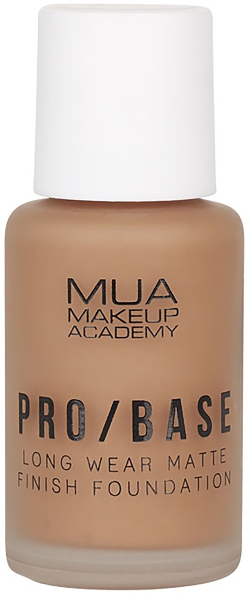 Beige meikkivoidepullo, jossa valkoinen kärki, ja siinä lukee 'MUA Makeup Academy PRO/BASE Long Wear Matte Finish Foundation.'