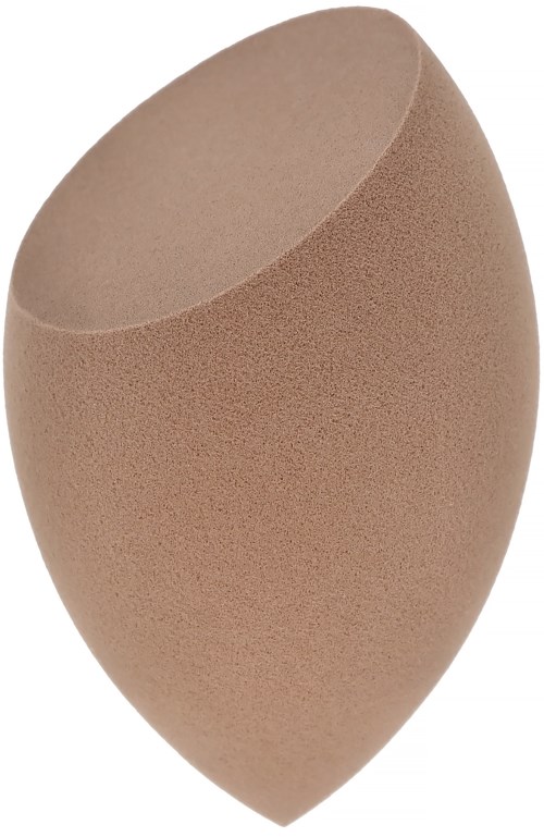 Een beige make-up spons met een ronde, druppelvorm en zachte textuur.