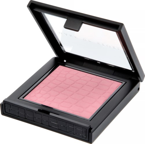En svart sminkbox med rosa puder och spegel på locket.