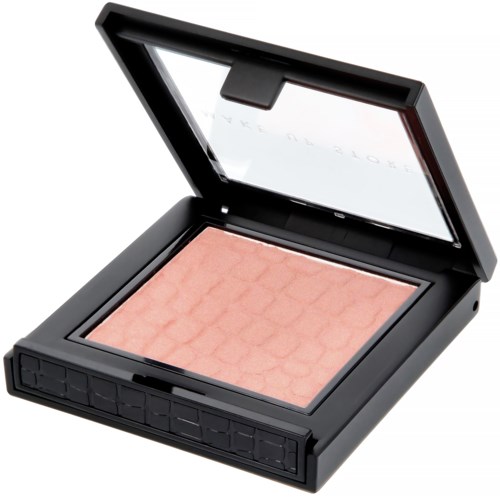 En svart makeup-kompakt med rosa rouge och en spegel inuti.