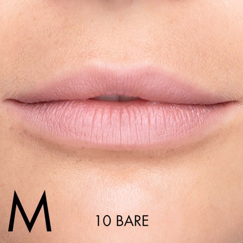 Close-up van lippen met minimale make-up, zachte roze kleur en gladde huid eromheen.