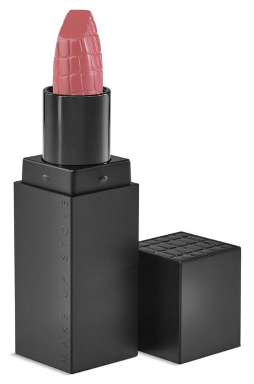 Ett läppstift med svart rektangulär förpackning och rosa färg, stående Upprätt med locket bredvid.