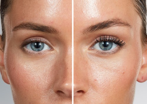 Side-by-side vergelijking van een vrouw haar gezicht voor en na make-up, met helderdere huid en opvallendere ogen.