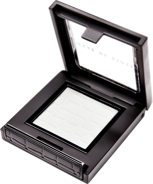 En kompakt svart makeup-aska med spegel, som innehåller vit pressad puder. Den har en slank, modern design.