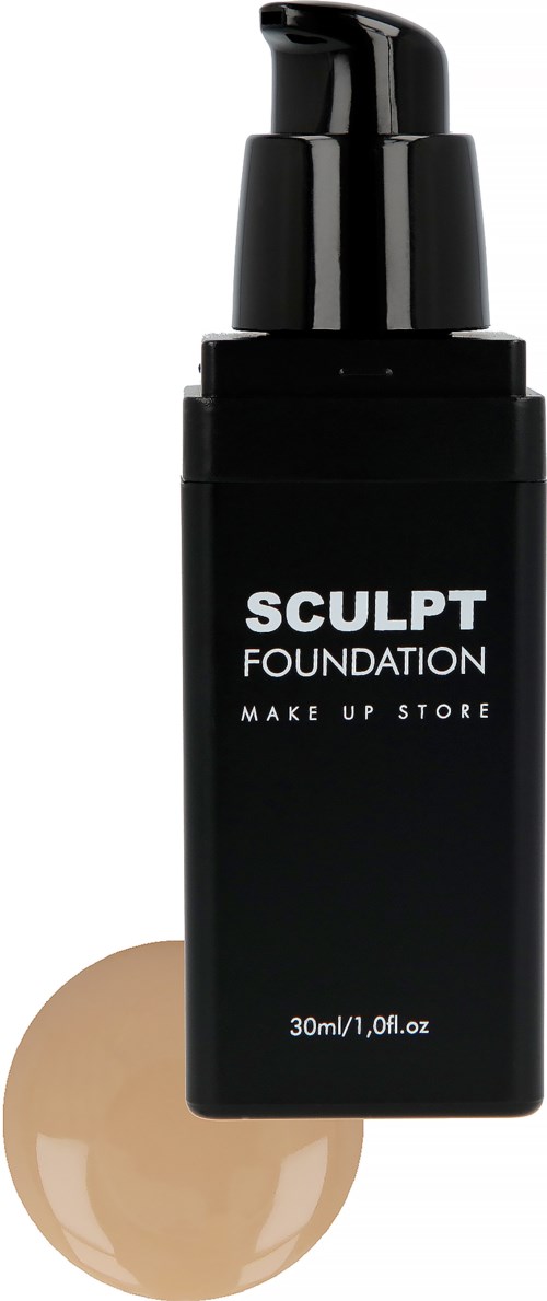 En svart flaska märkt 'SCULPT FOUNDATION' med pump, och en droppe beige foundationkräm.