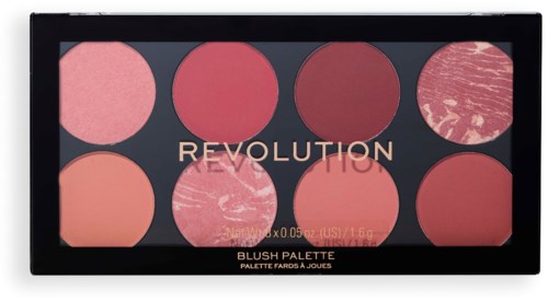 Een blush palette met tien verschillende roze en rode tinten in een zwart doosje. "REVOLUTION" staat erop.