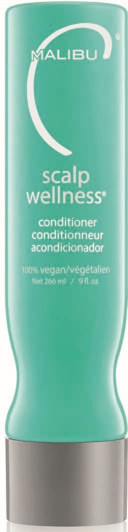Een groene fles met Malibu Scalp Wellness Conditioner, veganistisch en voor haarverzorging, met zilveren dop.