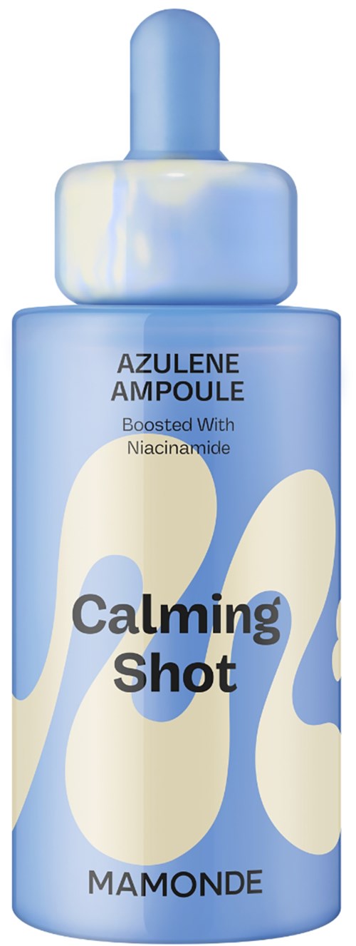 Een blauwe huidverzorgingsfles met pipetdop, gelabeld 'Calming Shot' en 'Azulene Ampoule'.