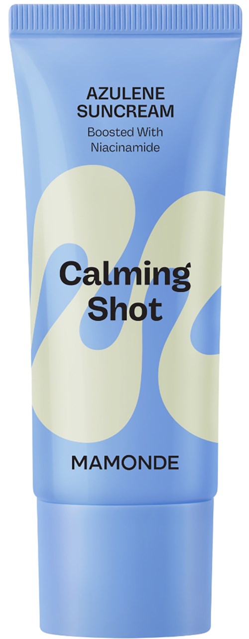 Blaue Tube mit der Aufschrift 'Calming Shot' und Erwähnung von Azulen Sonnencreme und Niacinamid. Marke ist Mamonde.