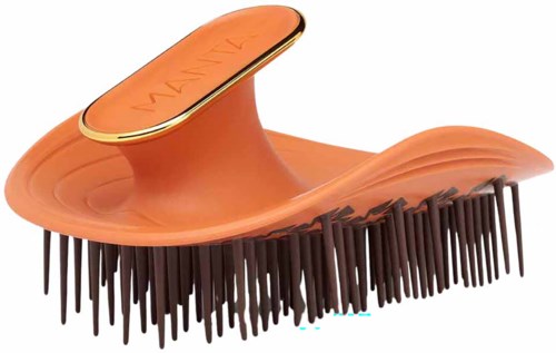 Een schoonmaakborstel met een gebogen handvat en veel zwarte haren, ontworpen voor het borstelen van haar of vacht.