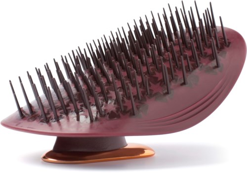 Een warme roze haarborstel met zwarte borstelharen, bedoeld om haar snel te stylen en drogen.