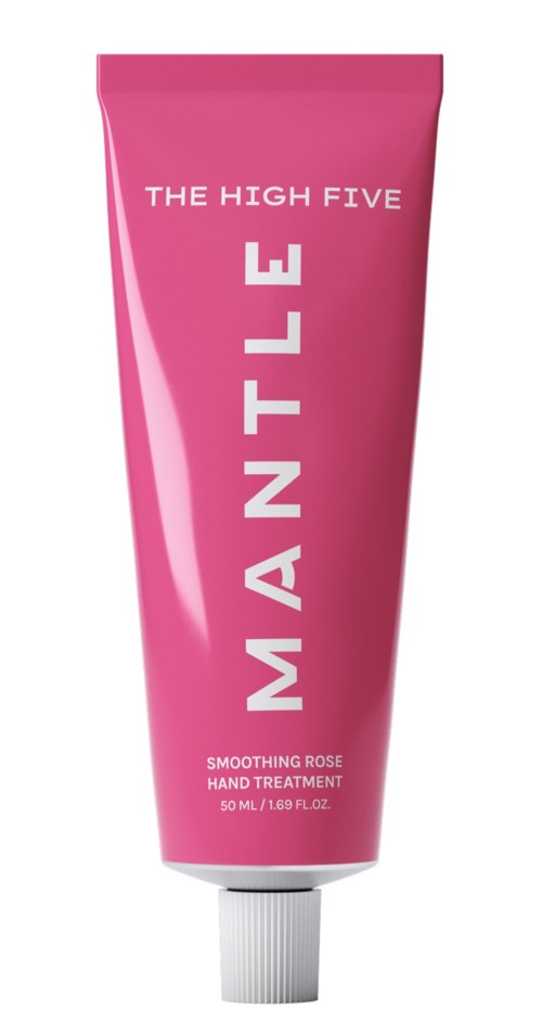 Blåaktig tub med vit text. Den står "MAN TLE," "The High Five," och "Smoothing Rose Hand Treatment."