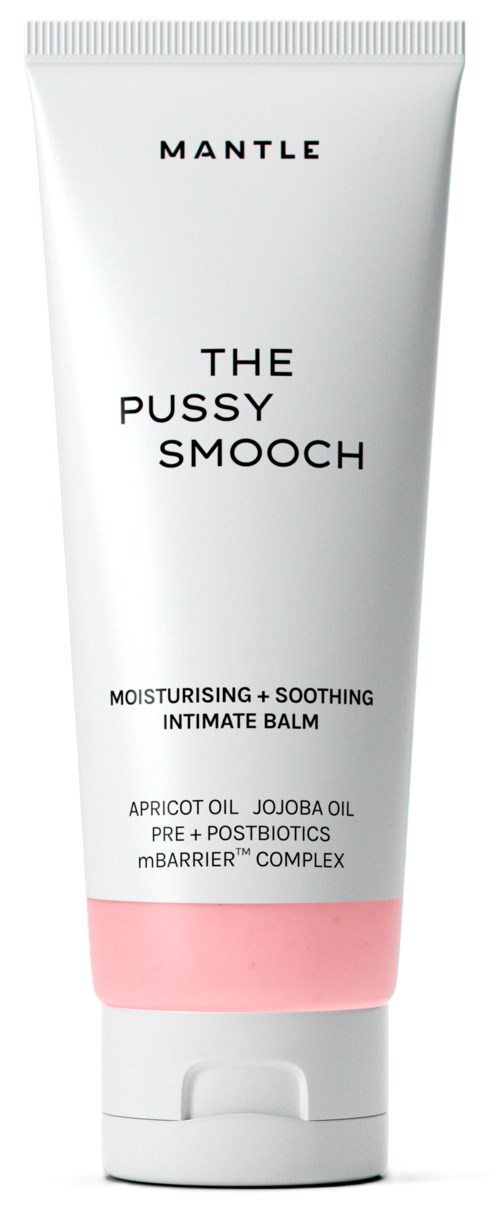 Eine weiße Tube mit rosa Bodenetikett, namens 'The Pussy Smooch', ist ein beruhigendes Intimbalsam mit Öl und Präbiotika.