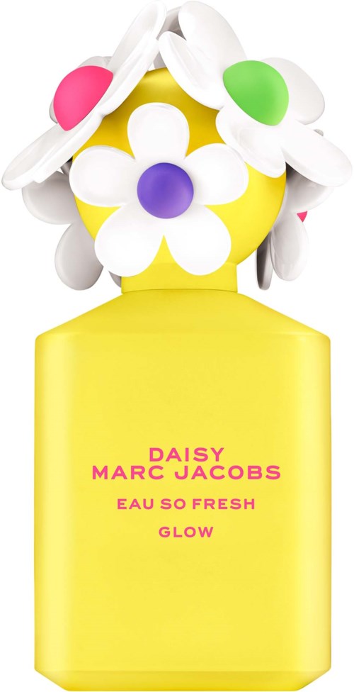 Een geel parfumboteltje met bloemvormige dop en roze, groene, paarse accenten. Tekst zegt Daisy Marc Jacobs Eau So Fresh Glow.