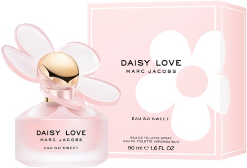 Een roze parfumfles in de vorm van een bloem met een doos met een bloemontwerp en tekst. Daisy Love geur door Marc Jacobs.