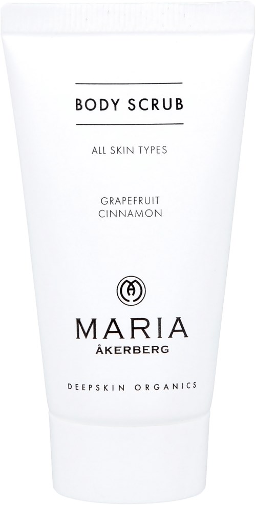 Eine weiße Flasche mit 'Body Scrub' beschriftet, Grapefruit- und Zimtaroma, für alle Hauttypen, von Maria Akerberg.
