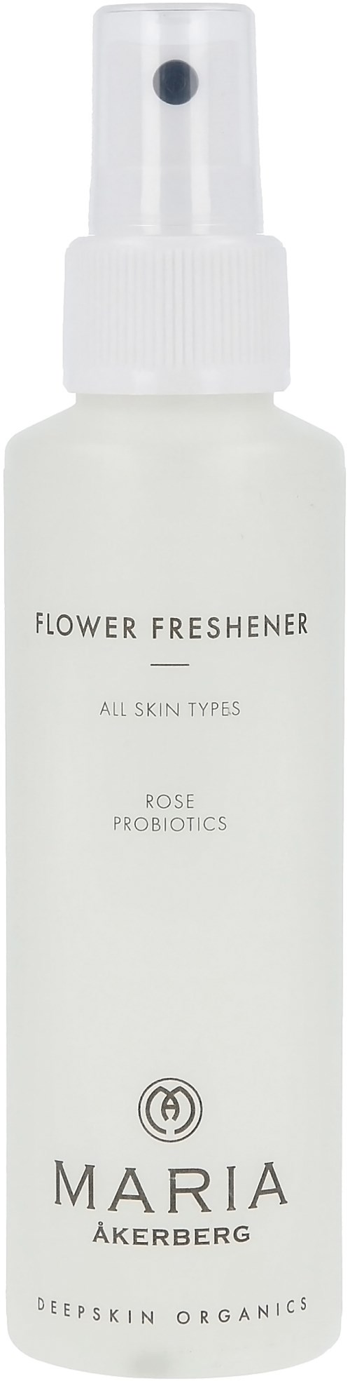 En vit sprayflaska märkt 'Flower Freshner' med 'Rose Probiotics' för alla hudtyper. Märke är Maria Åkerberg.
