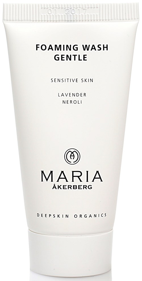 En vit tub märkning Maria Åkerberg Foaming Wash Gentle med lavendel och neroli, för känslig hud.