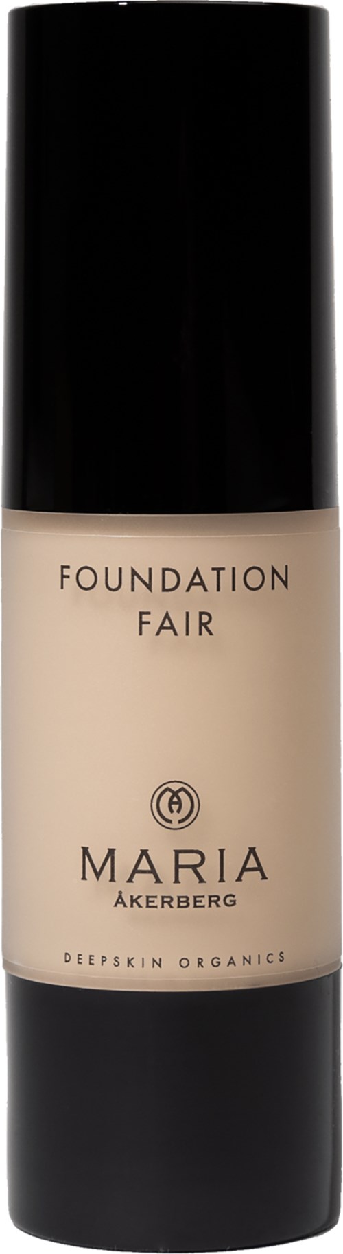 Eine Flasche Make-up mit schwarzem Deckel, beschriftet 'Foundation Fair' und 'Maria Åkerberg,' in beiger Farbe.