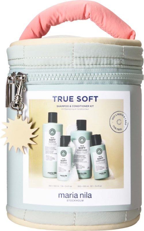 Eine weiche blaue zylindrische Tasche mit einem pinken Griff, die eine Reihe von Haarpflegeprodukten mit dem Label True Soft zeigt.