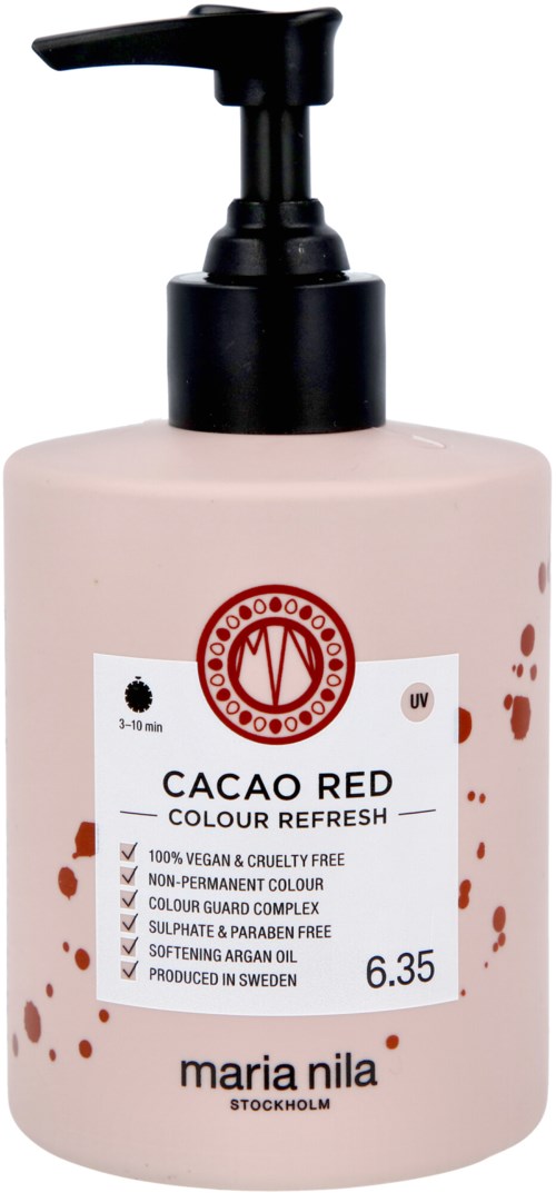 En flaska med pump märkt Cacao Red, vegan, cruelty-free, färgförnyare, producerad i Sverige.
