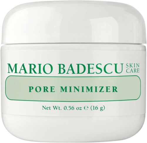 Een witte container met groene tekst die Mario Badescu's huidverzorgingsproduct voor het verminderen van poriën adverteert.