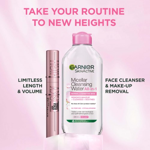 Garnier micellært vann i en klar flaske med rosa lokk, egnet for rensning av ansiktet og fjerning av sminke.