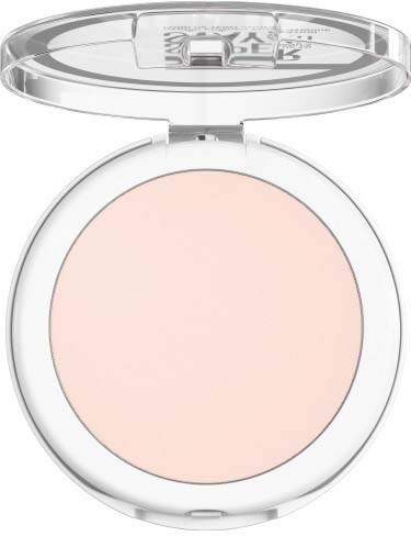 En kompakt puderbehållare med ett genomskinligt lock, som visar ett ljusbeige pressat puder inuti.