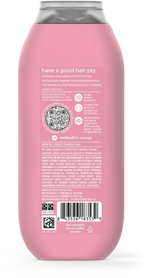Baksidan av en rosa flaska med vitt text, streckkod och QR-kod för hårvårdsprodukt.