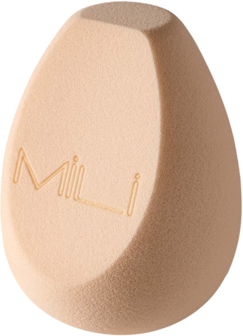 Beige munamainen meikkikakku, jossa lukee 'Mil.li'.