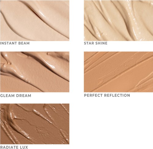 Vijf verschillende make-up foundations met texturen en namen: Instant Beam, Star Shine, Gleam Dream, Perfect Reflection, Radiate Lux.