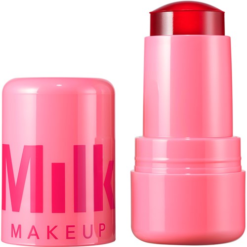 Eine rosa Verpackung mit einem herausgestellten Lippenstift. Die Verpackung hat das Wort 'Milk' aufgedruckt.