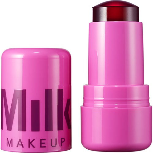 Een roze lippenstift zonder deksel, met de donkerrode lippenstift zichtbaar.