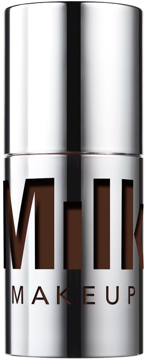 Hopea suihkepullo, jossa on tummanruskeat kirjaimet, jotka muodostavat 'MILK MAKEUP'.