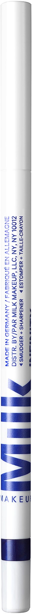 Een witte markeerstift met blauwe en grijze tekst, staand rechtop tegen een zwarte achtergrond.