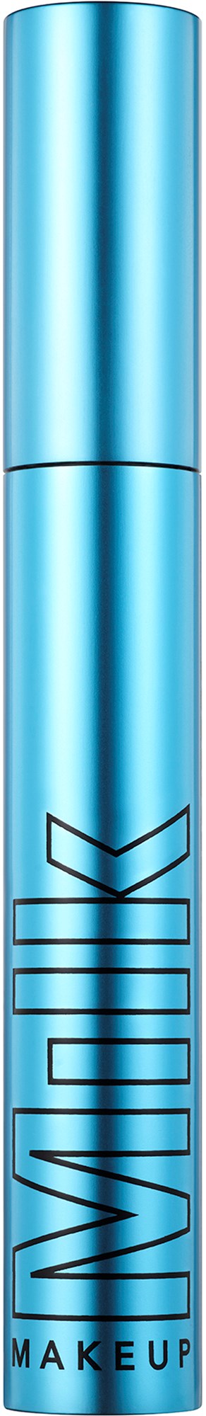 Een blauwe lippenstift met het woord "MAKEUP" staat rechtop op een zwarte achtergrond.