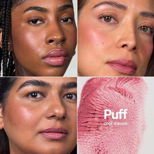 Närbild på tre kvinnor med naturlig makeup som visar glänsande hud, samt en läppstiftprovrör med etiketten Puff cool mauve.
