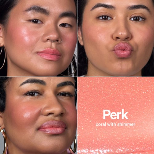 Tre kvinnor med glödande hud och naturlig make-up, och en rosa bakgrund med ordet Perk och skimrande effekt.