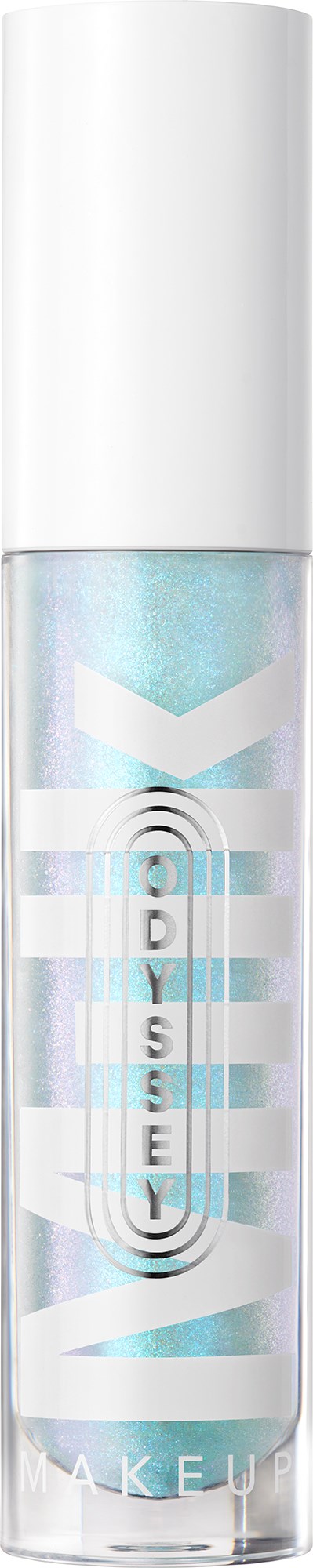 Een heldere sprayfles met witte dop en label, gevuld met lichtblauw vloeistof.